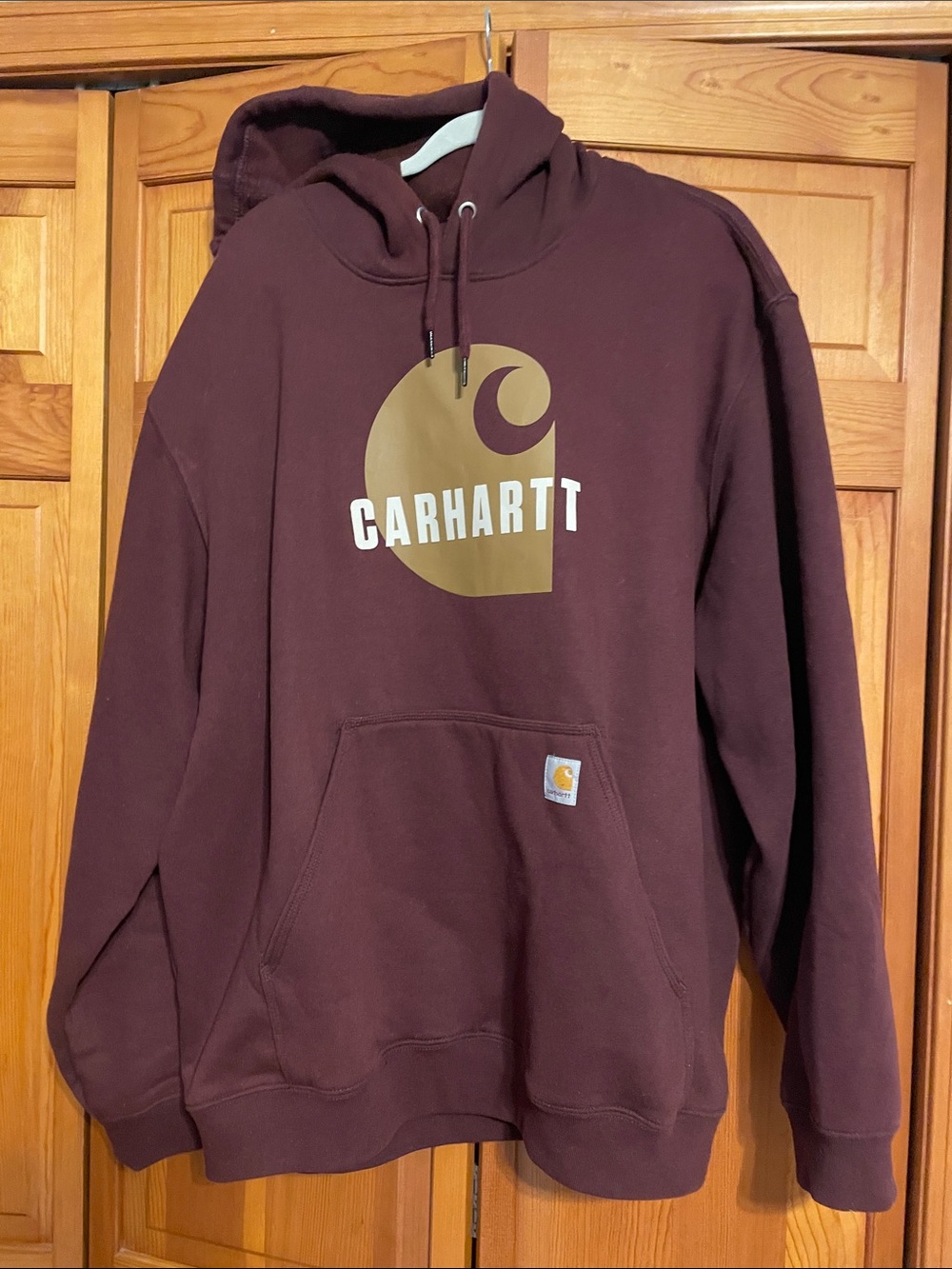 Men’s 2XL Carhartt hoodie.